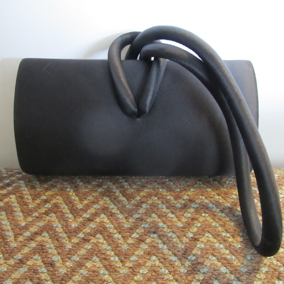 Vintage La Regale Black Satin Rounded Box Wristlet - Picture 1 of 4